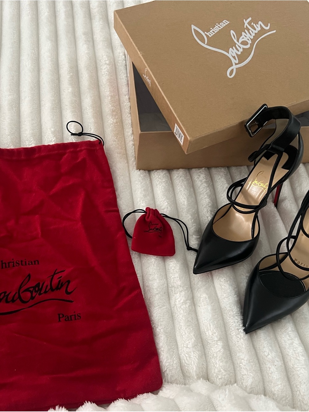CHRISTIAN LOUBOUTIN SUZANNA 100 NAPPA SHINY STRAPPY HEEL SIZE 37 BLACK